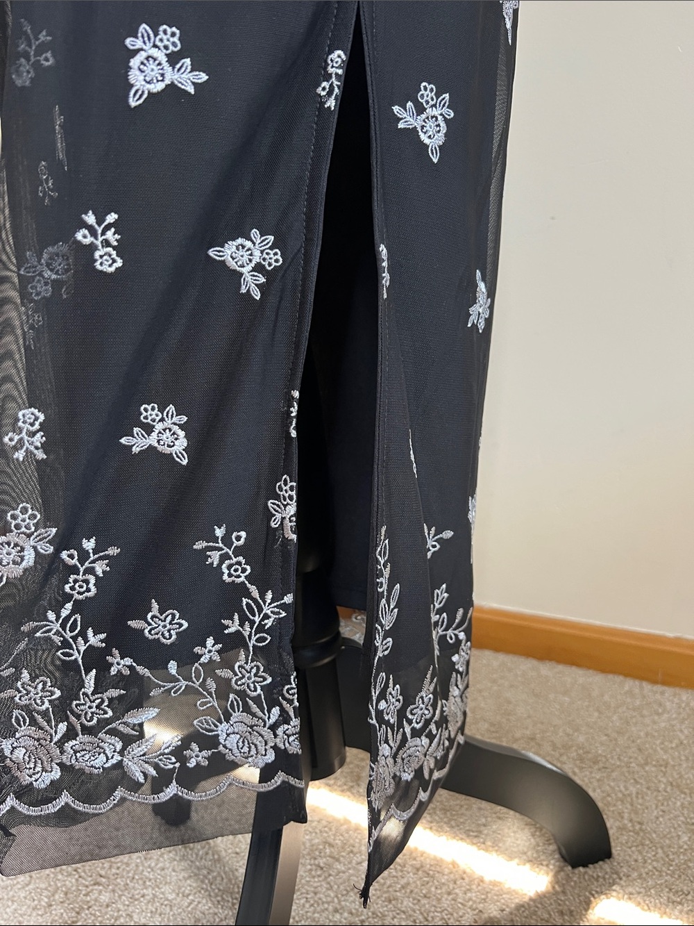 ☕️🐼📞⚫️Black Floral Embroidered Maxi Skirt - Picture 4 of 6